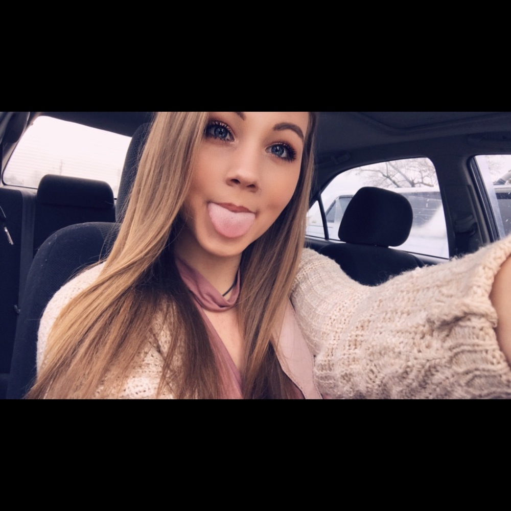 Meet your Posher, Celeste